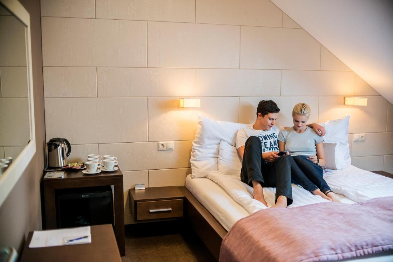 Hotel Fuerdohaz Nyíregyháza Buitenkant foto