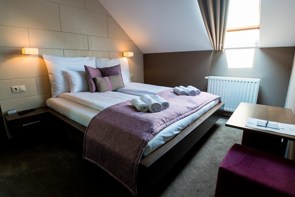 Hotel Fuerdohaz Nyíregyháza Kamer foto
