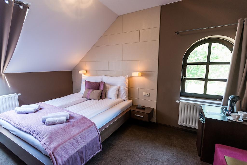 Hotel Fuerdohaz Nyíregyháza Buitenkant foto