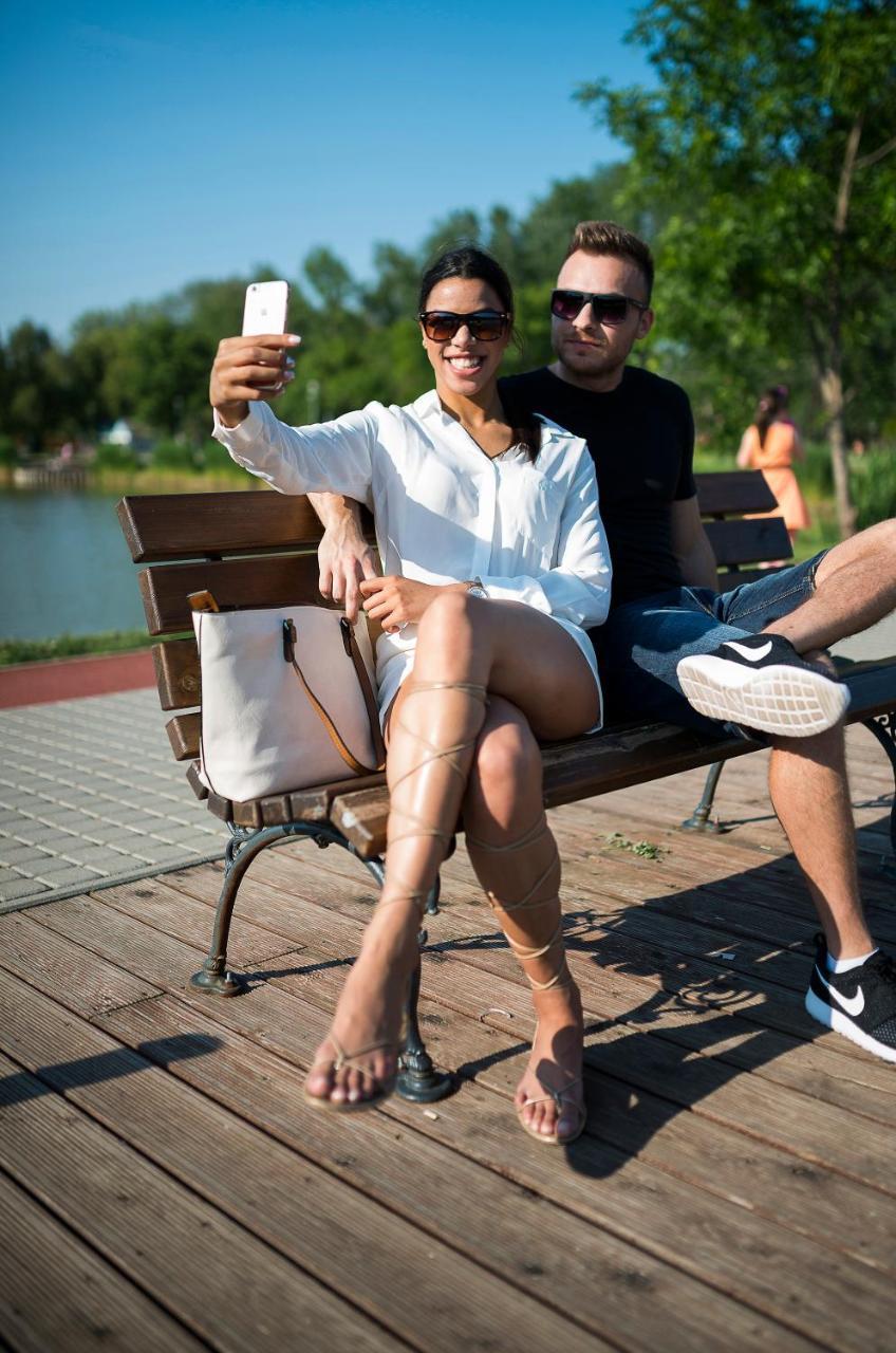 Hotel Fuerdohaz Nyíregyháza Buitenkant foto